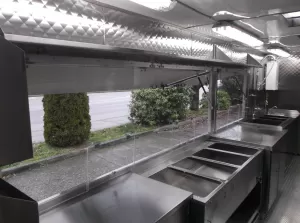 Kitchen Wisdom - Film Catering Trucks - 22 ft Freightliner