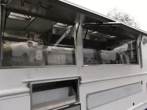 Kitchen Wisdom - Film Catering Trucks - 22 ft Freightliner